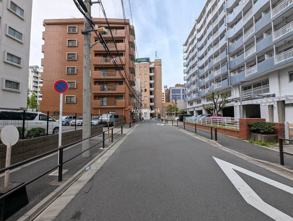 高島平グロリアハイツ　東側 前面道路